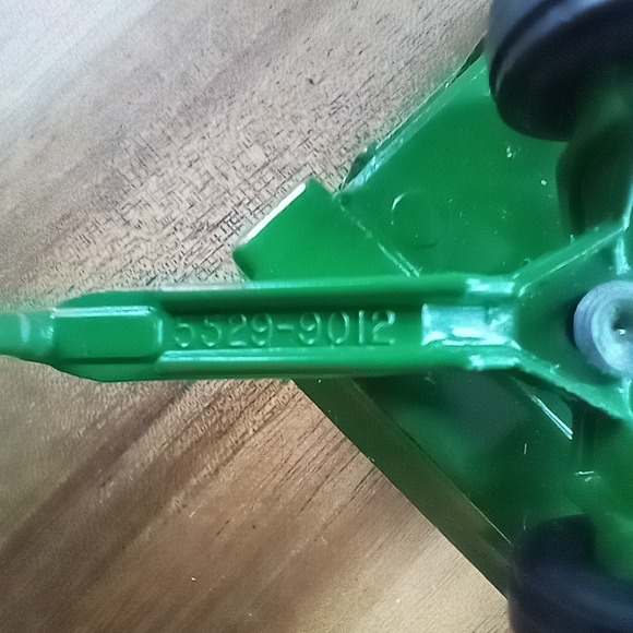 Ertl John Deere Green Tractor Forage Wagon Farm Diecast Toy - Picture 8 of 9